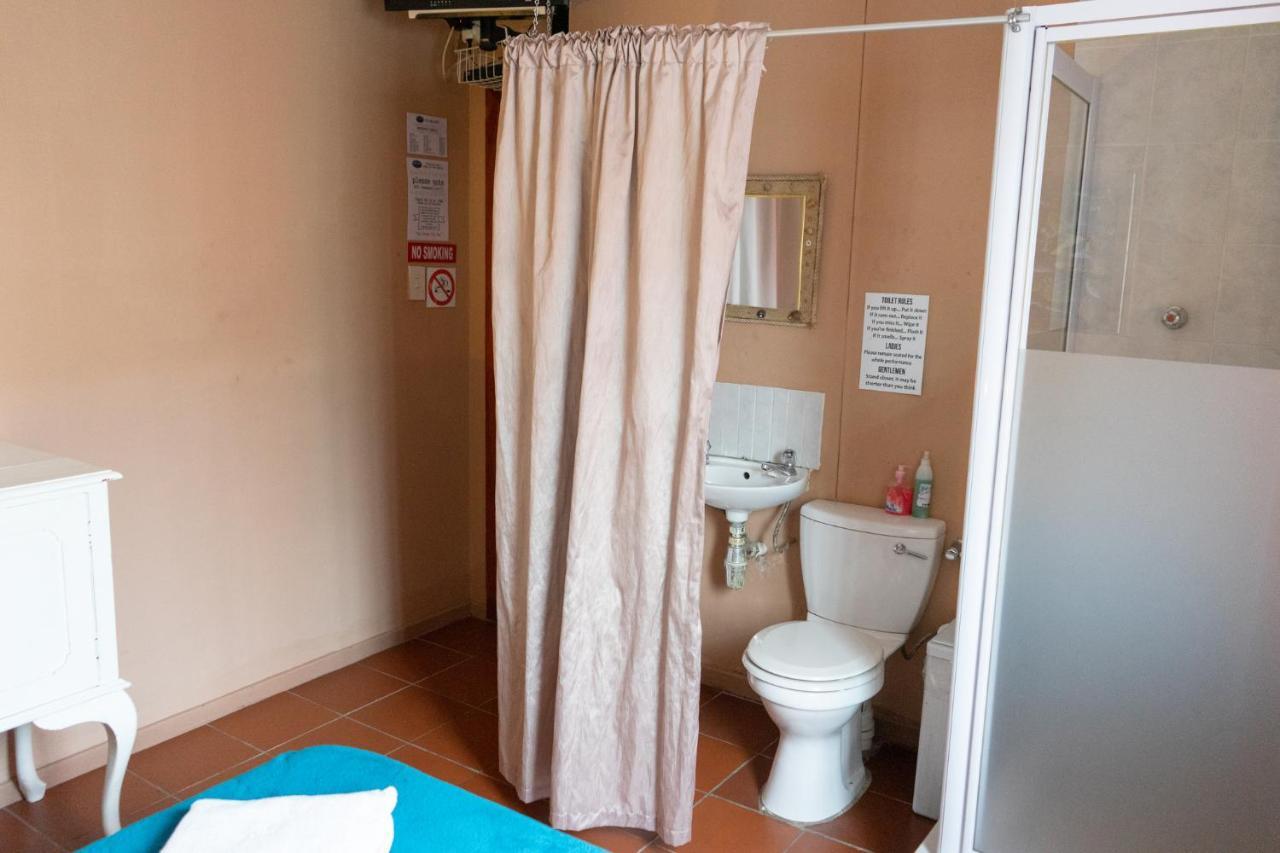 Hostel Shark Shack Backpackers Mossel Bay Exterior foto